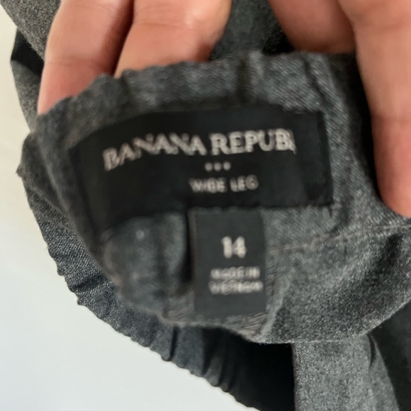 Wide leg size 14 new without tags Banana Republic dress pants - Picture 2 of 3
